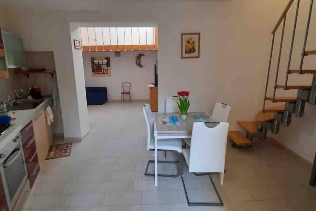 Stylish Loft Trivano Cagliari 2 Beds/2 Bath Exterior photo